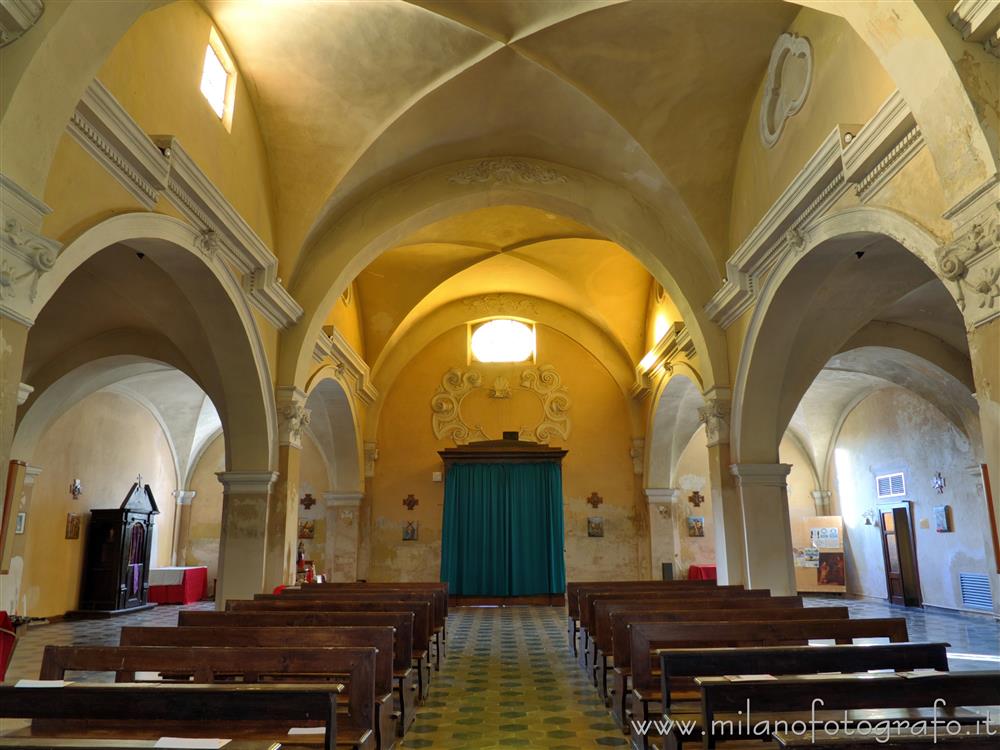 Collobiano (Vercelli) - Navate della Chiesa di San Giorgio